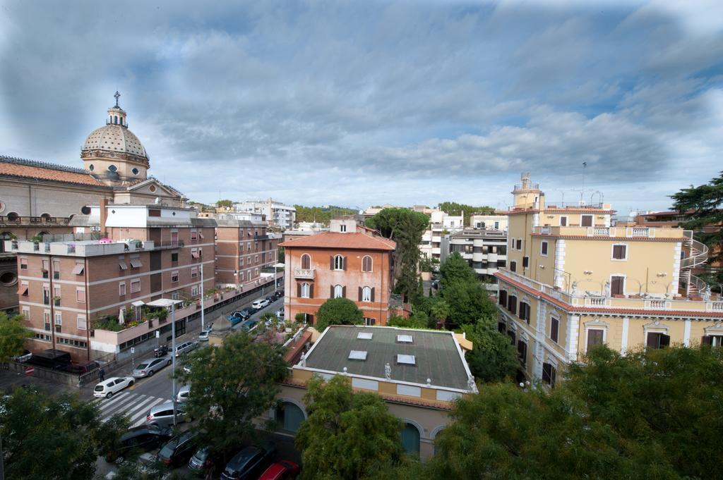 Bed and Breakfast Domus Castroni Pompeo Magno Рим Екстер'єр фото